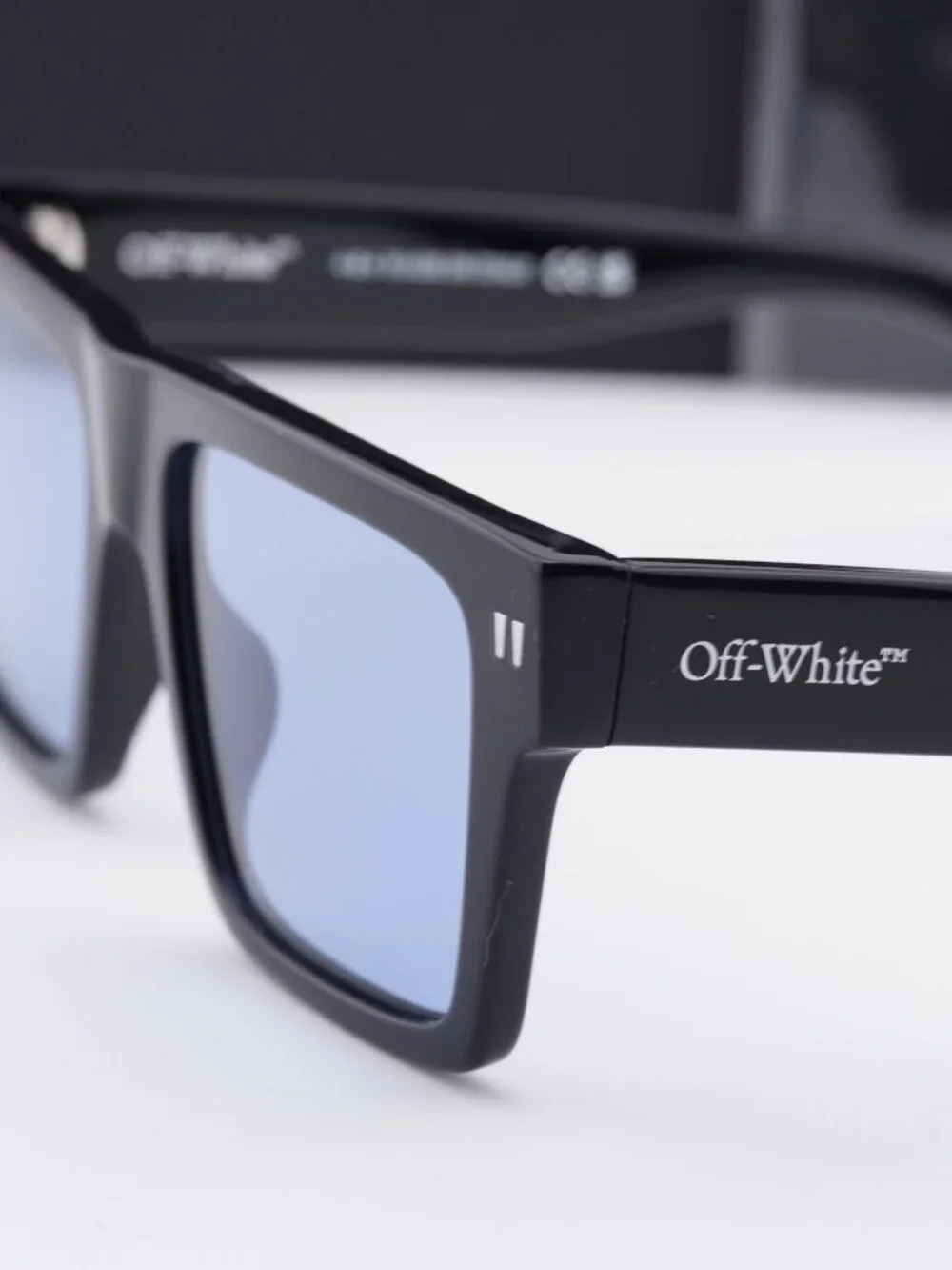Off-White OERI109 LAWTON 1040 Square Sunglasses – Shiny Black / Blue